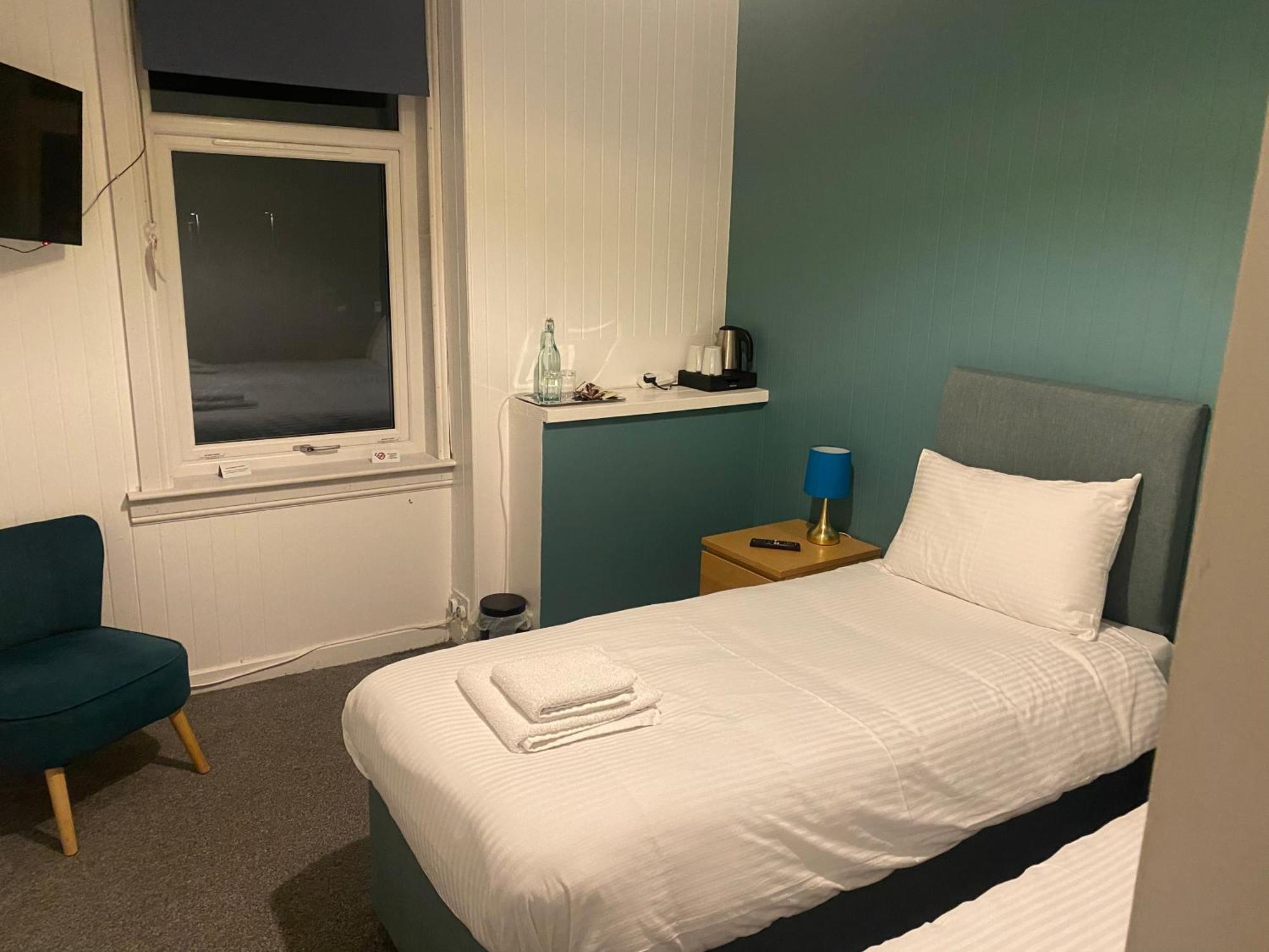Queensberry Arms Hotel Kirkconnel Esterno foto